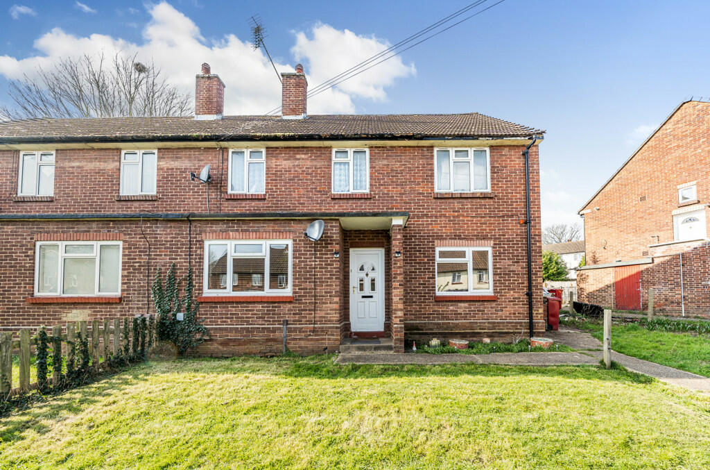 2 bedroom for sale in Derwent Drive, Slough, Berkshire, SL1