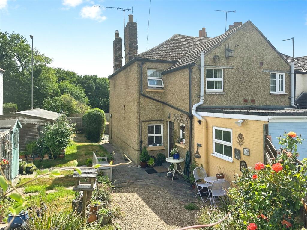 Main image of property: Bath Road, Taplow, Maidenhead