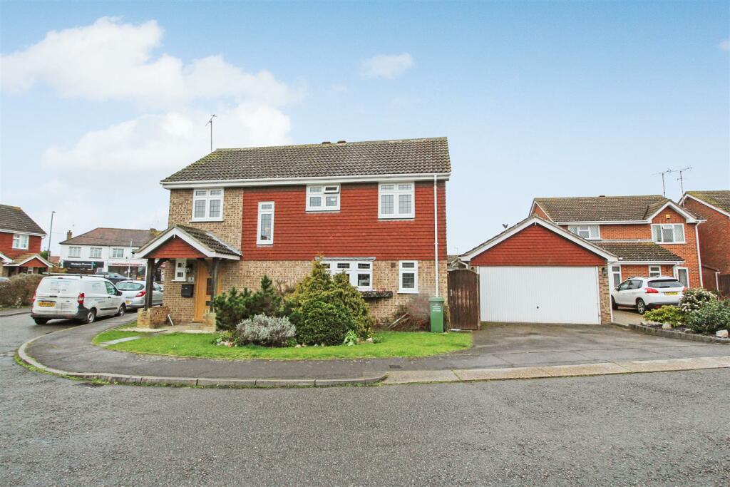 4 bedroom detached house for sale in Crouchview Close, Shotgate, Wickford, Essex, SS11