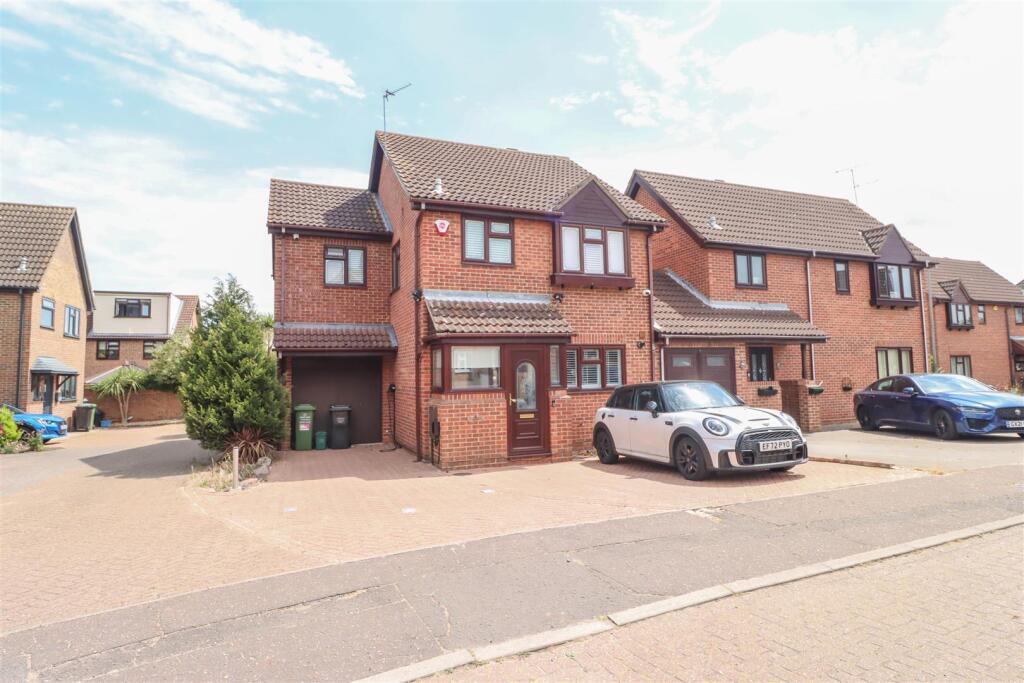 Main image of property: Rochford Close, Wickford