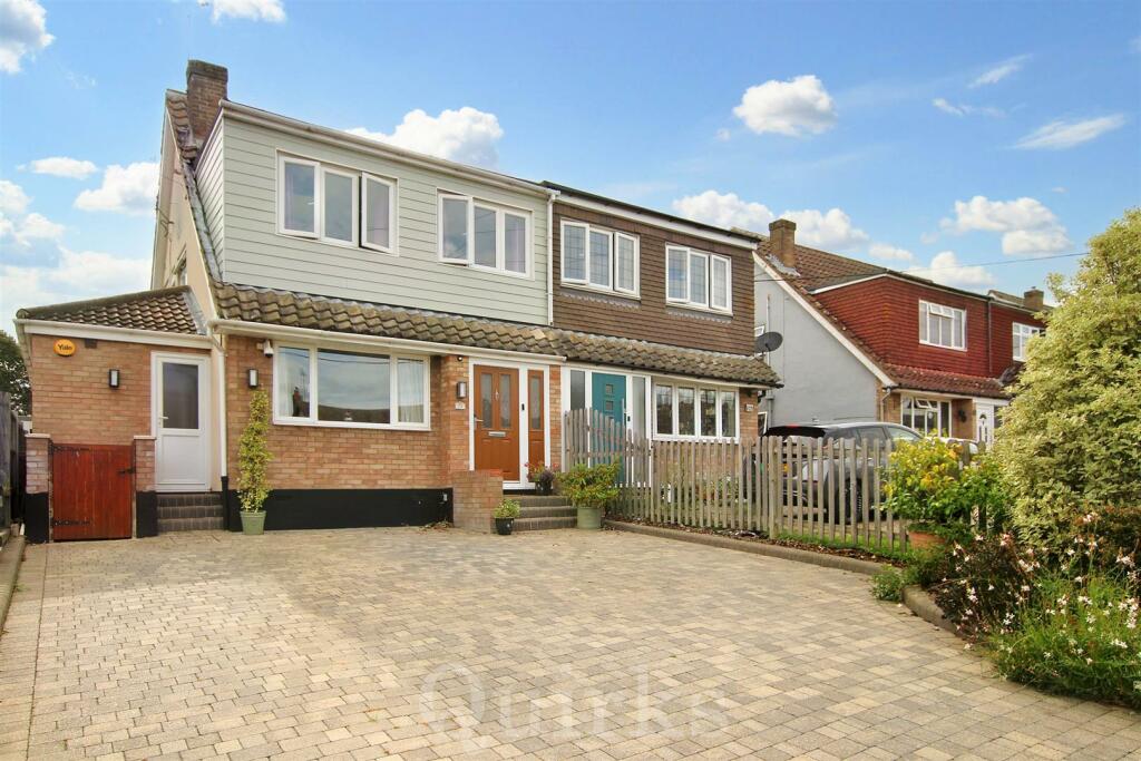 4 bedroom semidetached house for sale in Park Lane, Ramsden Heath