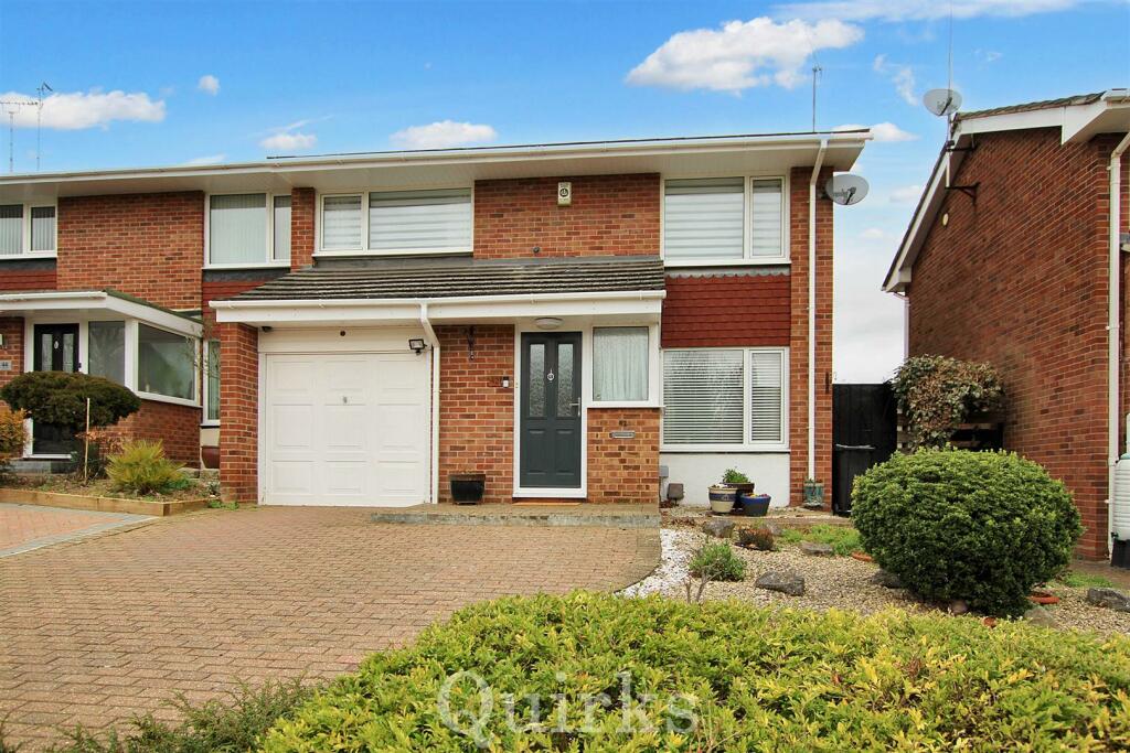 3 bedroom semidetached house for sale in South Ridge, Billericay, CM11