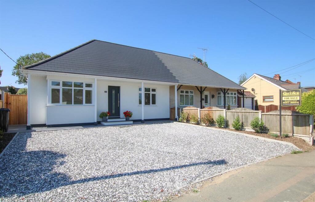 3 bedroom semidetached bungalow for sale in Perry Street, Billericay, CM12