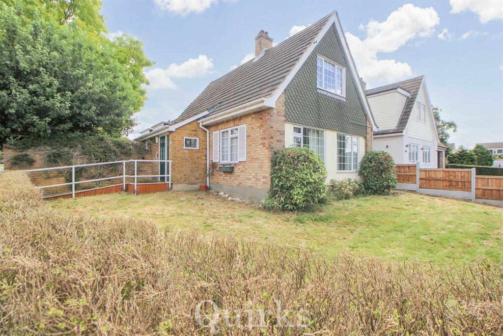 3 bedroom detached house for sale in Tyelands, Billericay, CM12