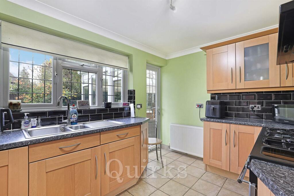 Additional image 8 of Horseshoe Close, Billericay, CM12