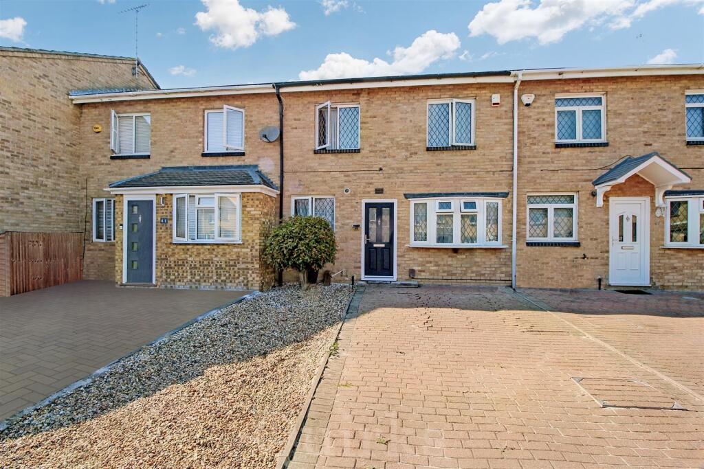 Main image of property: Queens Road, Steeple View, Basildon