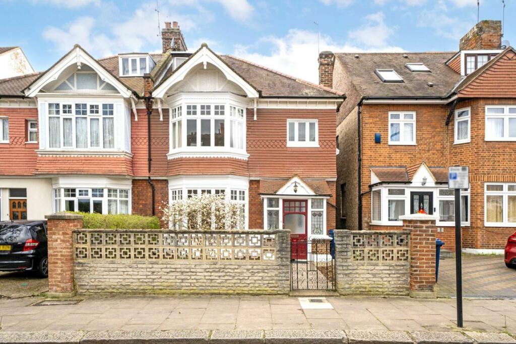 4 bedroom semidetached house for sale in Lavington Road, Ealing, W13
