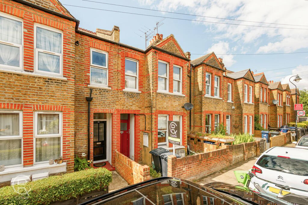 1 bedroom ground floor flat for sale in Green Lane, Hanwell, London, W7