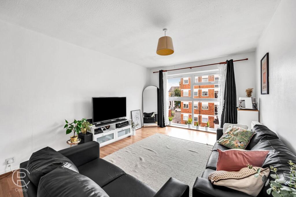 Main image of property: Silverdale Close, Hanwell, London, W7