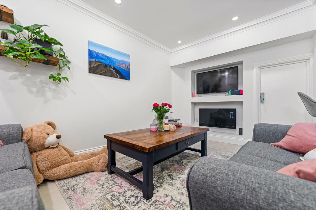 1 bedroom apartment for sale in Marine House, Mount Stuart Square