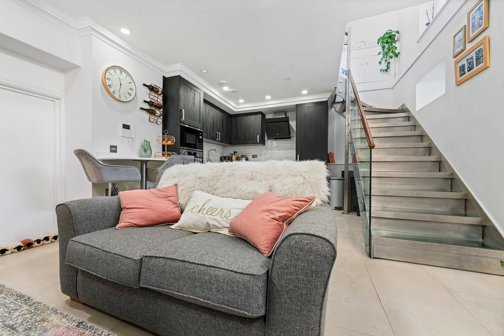 1 bedroom apartment for sale in Marine House, Mount Stuart Square