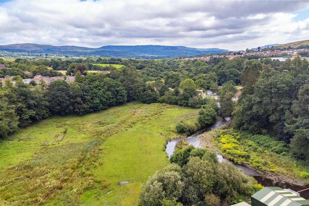 Additional property image - Oakbrook Drive, Hirwaun, Aberdare