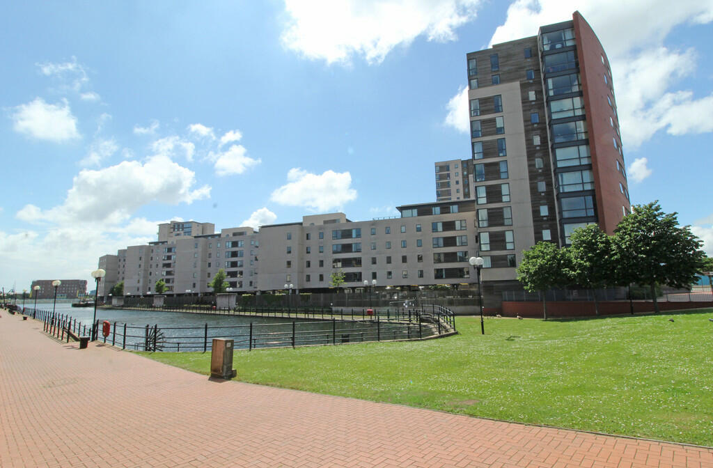 2 bedroom flat for rent in Sirius House, Celestia, Cardiff Bay, CF10