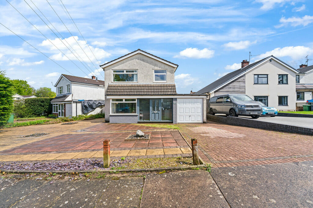 3 bedroom detached house for sale in Hazel Tree Close, Radyr, Cardiff, CF15