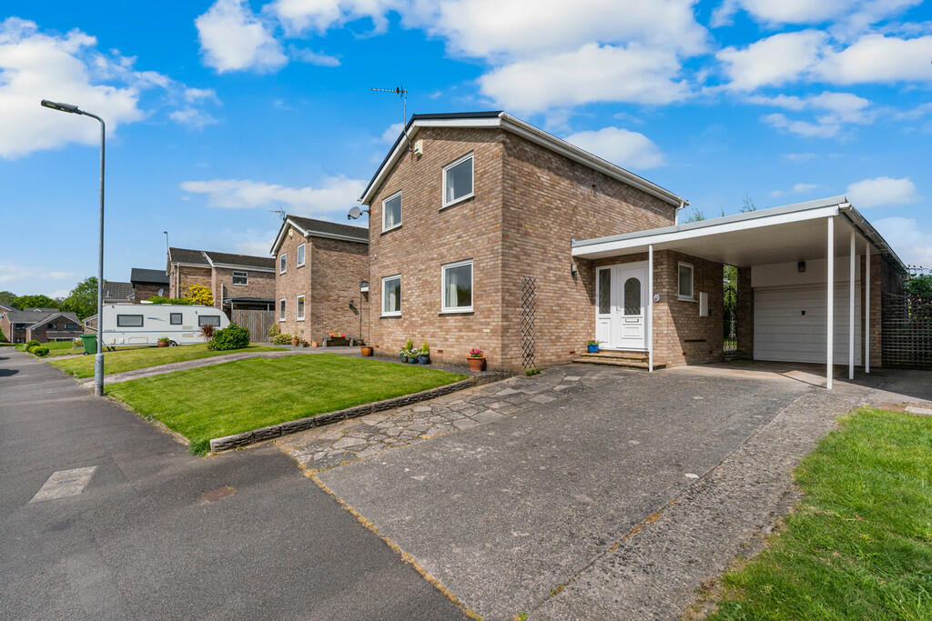 3 bedroom detached house for sale in Pentwyn, Radyr, Cardiff, CF15