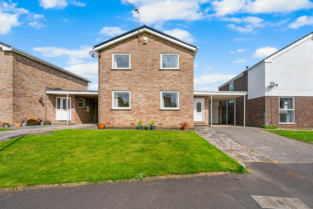 3 bedroom detached house for sale in Pentwyn, Radyr, Cardiff, CF15