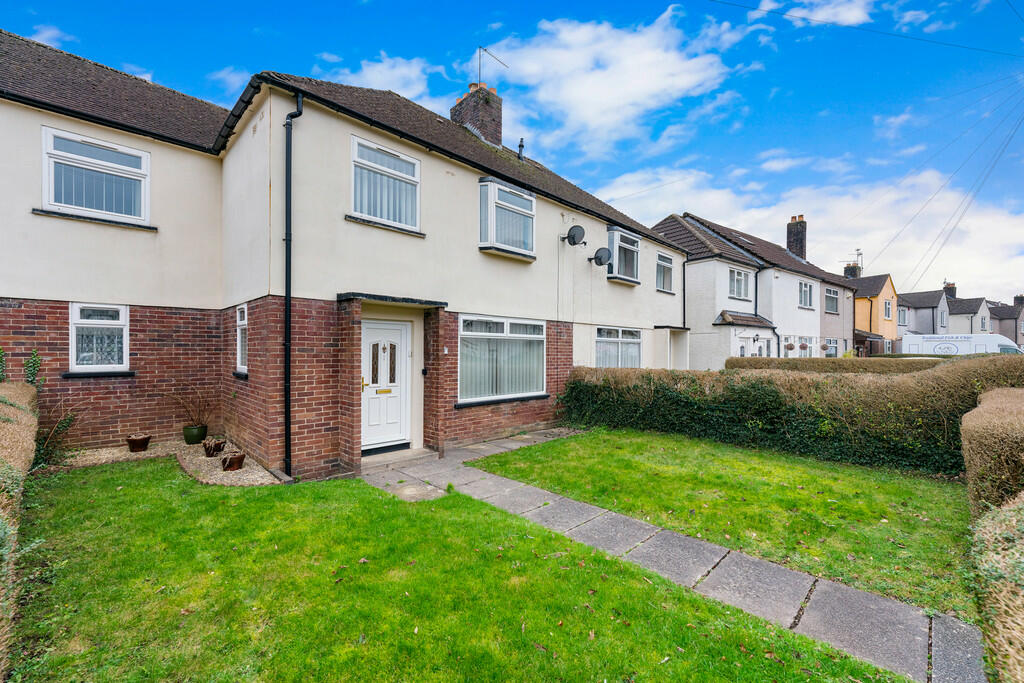 4 bedroom terraced house for sale in Heol Berry, Gwaelodygarth