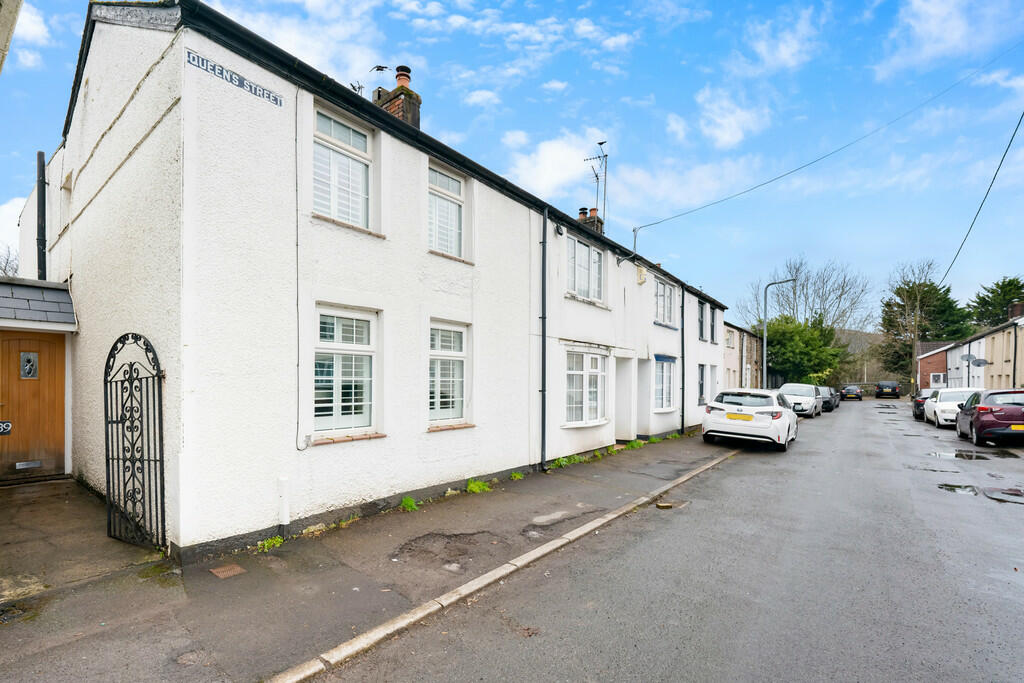3 bedroom end of terrace house for sale in Queen Street, Tongwynlais, CF15