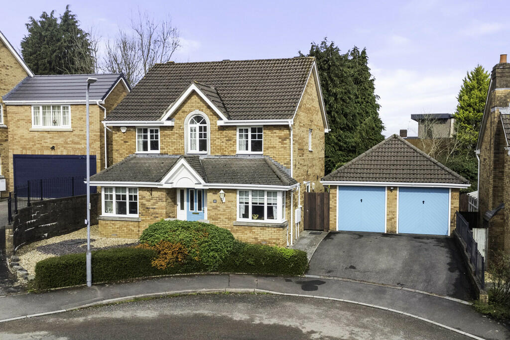 4 bedroom detached house for sale in Drovers Way, Radyr, Cardiff, CF15