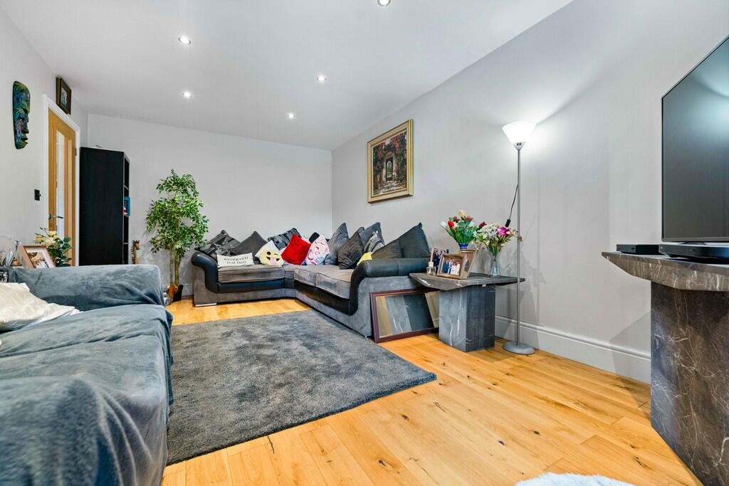 Additional property image - Maes Y Crofft, Morganstown, Cardiff
