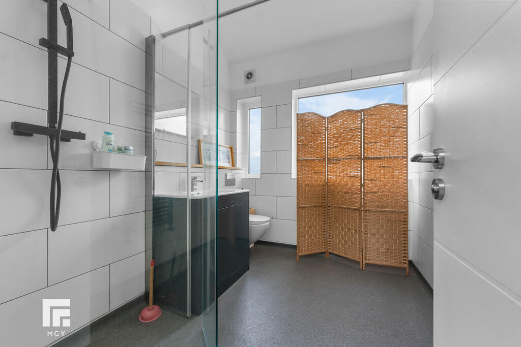 Additional property image - Bruton Place, Llandaff, Cardiff