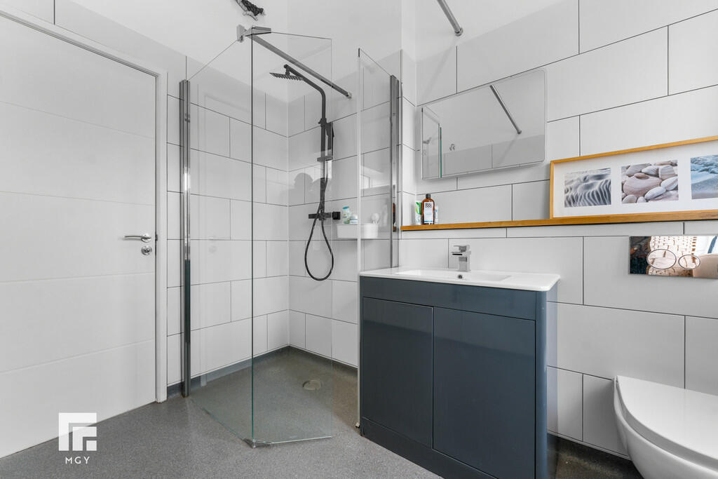 Additional property image - Bruton Place, Llandaff, Cardiff