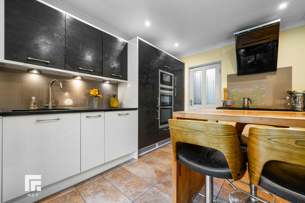 Additional property image - Castle View, Tongwynlais, Cardiff