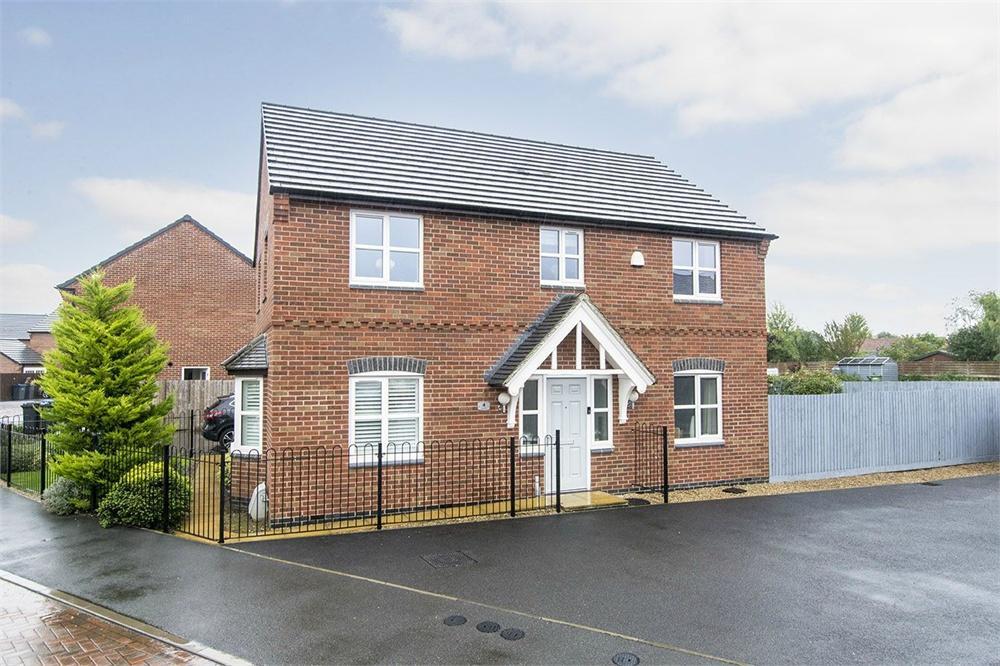4 bedroom detached house for sale in Burton Way, Fleckney