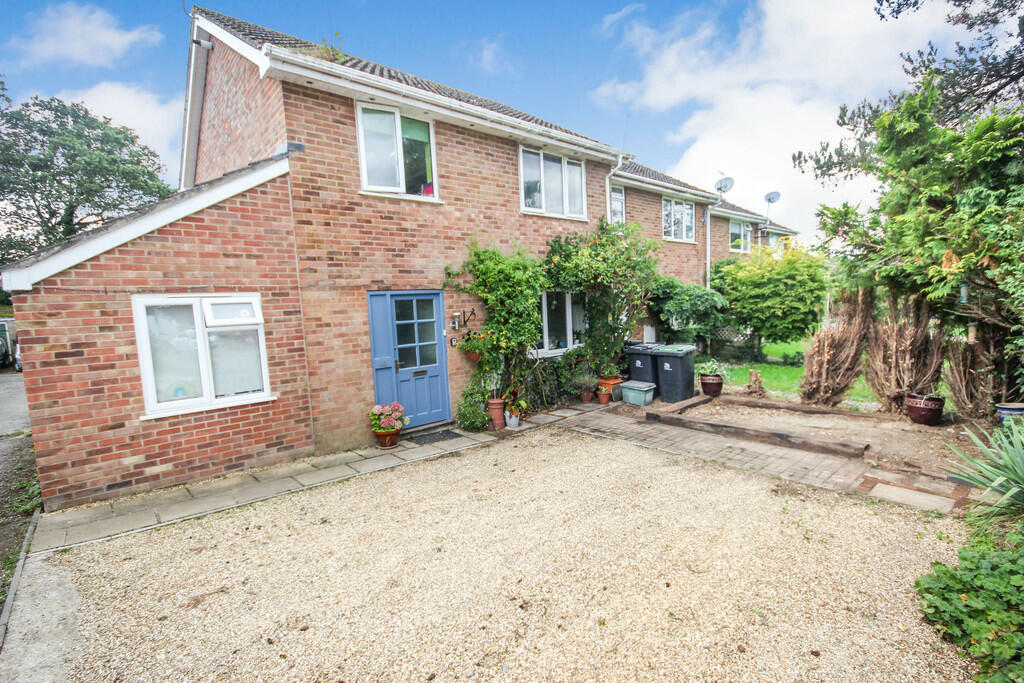 4 bedroom semidetached house for sale in Windsor Way, Alderholt