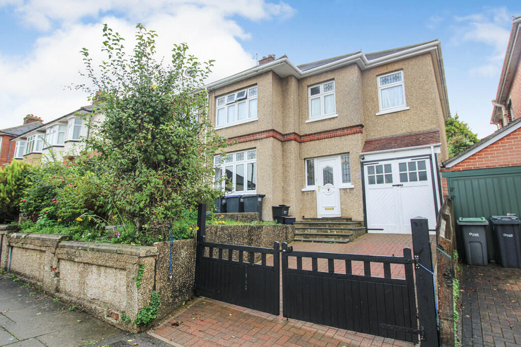 4 bedroom semidetached house for sale in Queensberry Road, Salisbury, SP1