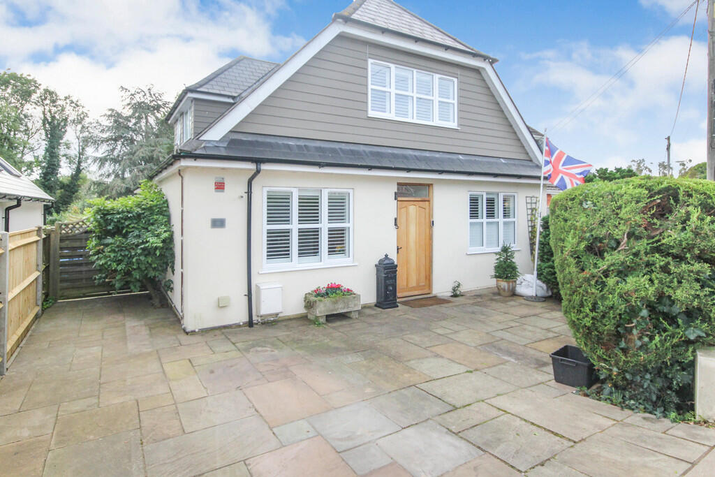 5 bedroom detached house for sale in Jubilee Road, Fordingbridge, SP6