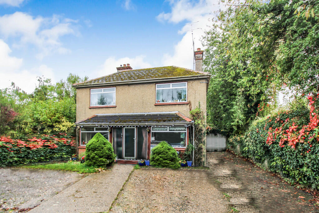 3 bedroom detached house for sale in Bulford Hill, Durrington, SP4