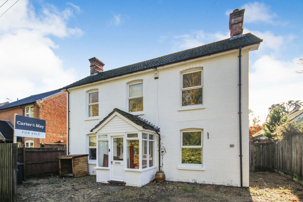 4 bedroom detached house for sale in Station Road, Alderholt, SP6