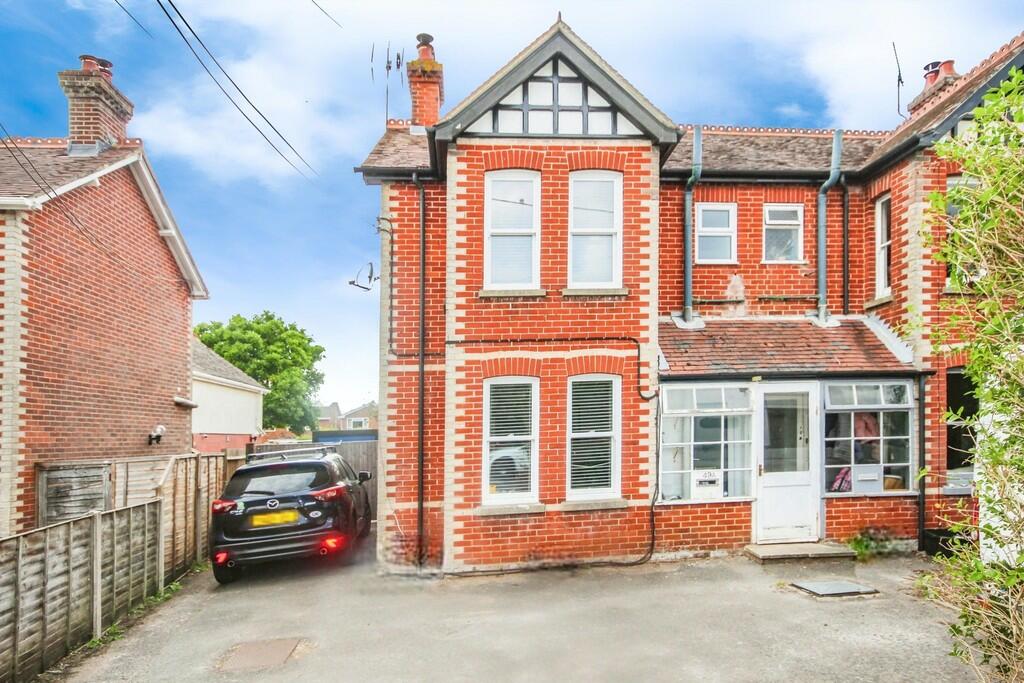 3 bedroom semidetached house for sale in Salisbury Road, Fordingbridge