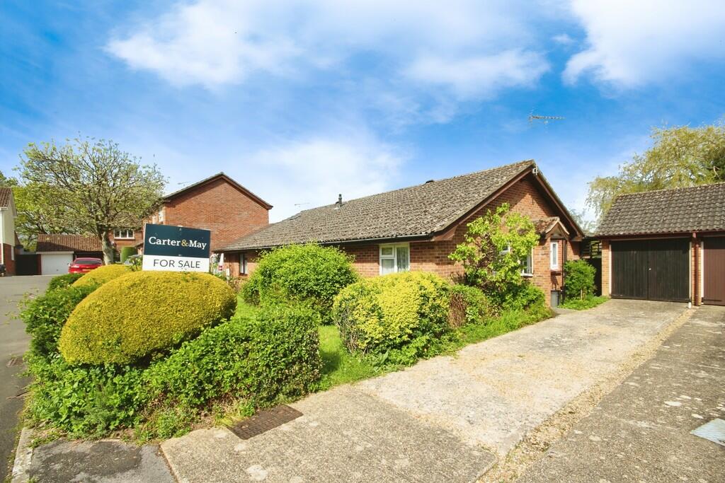 2 bedroom semidetached bungalow for sale in Fordingbridge, SP6