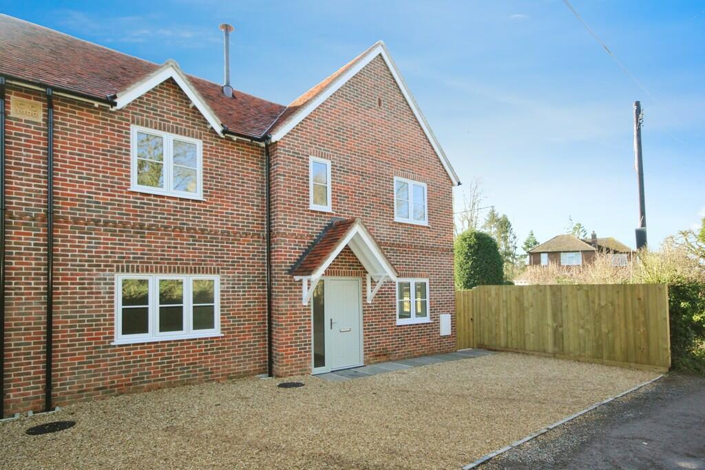 3 bedroom semidetached house for sale in East Grimstead, Salisbury, SP5