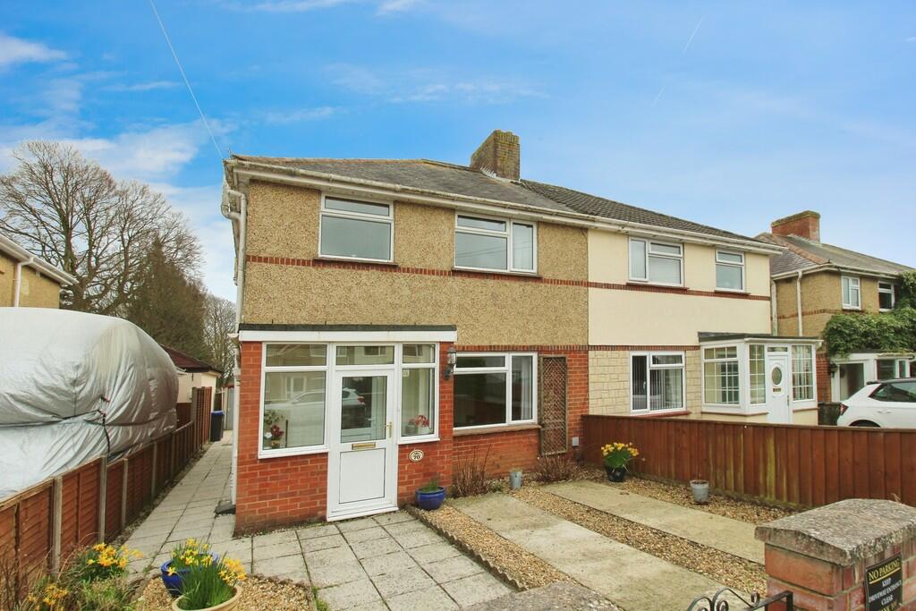 3 bedroom semidetached house for sale in Roman Road, Salisbury, SP2