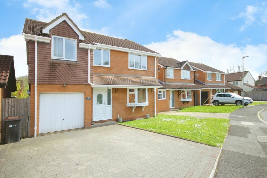 4 bedroom detached house for sale in Wren Gardens, Alderholt