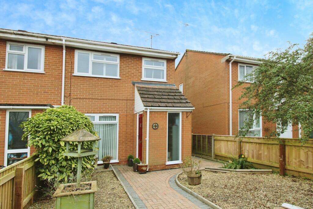 3 bedroom semidetached house for sale in Glendale Road, Durrington, SP4