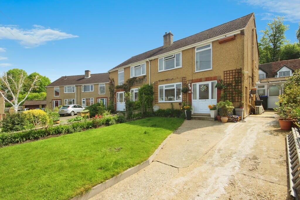 3 bedroom semidetached house for sale in Linden Close, Laverstock, SP1