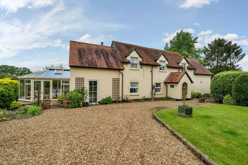 4 bedroom detached house for sale in Woodgreen, Fordingbridge, SP6