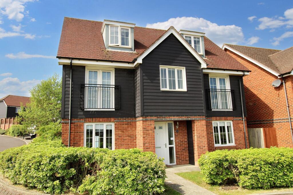 5 bedroom detached house