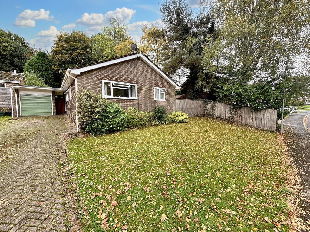 Main image of property: Oak Road, Alderholt, SP6