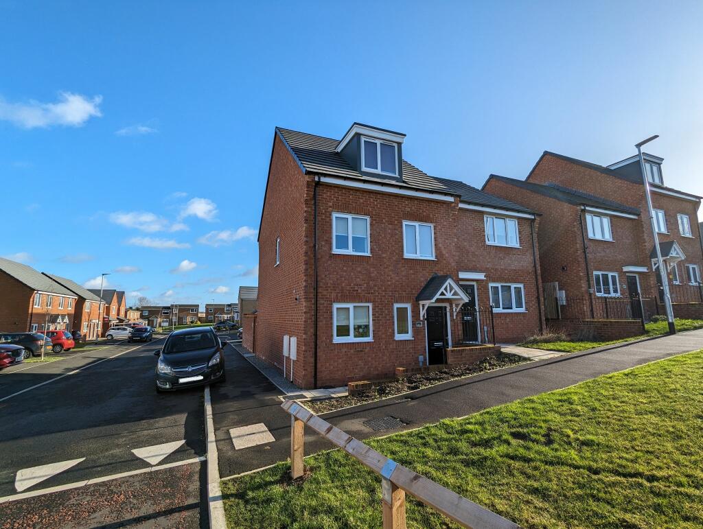 3 bedroom end of terrace house for sale in Belsay Close, Chesterle