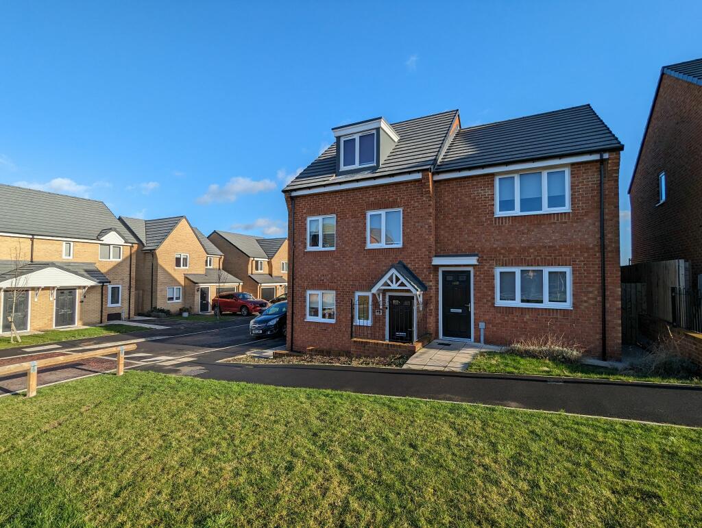 3 bedroom semidetached house for sale in Belsay Close, Chesterle