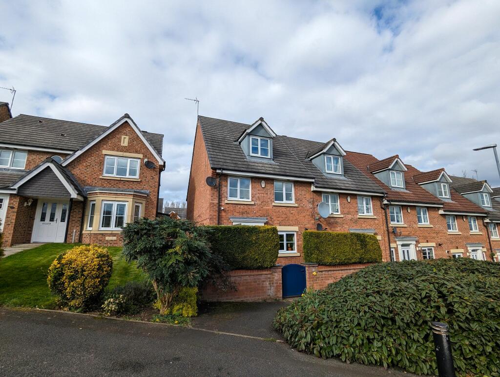 4 bedroom end of terrace house for sale in Highfield Rise, Chester Le