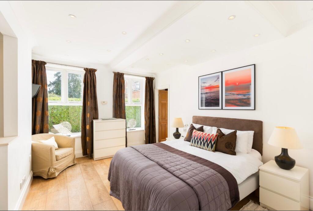 Main image of property: Garden Apt., Pershore Manor, Bridge St, Pershore, WR10