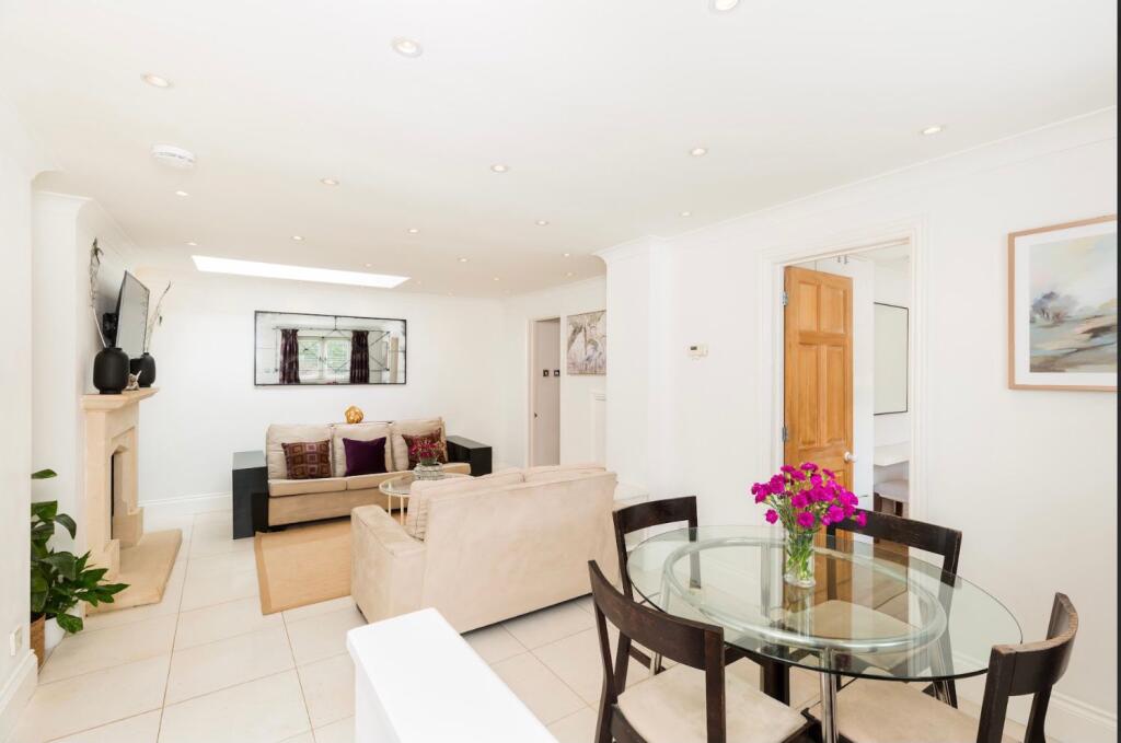 Main image of property: Garden Apt., Pershore Manor, Bridge St, Pershore, WR10