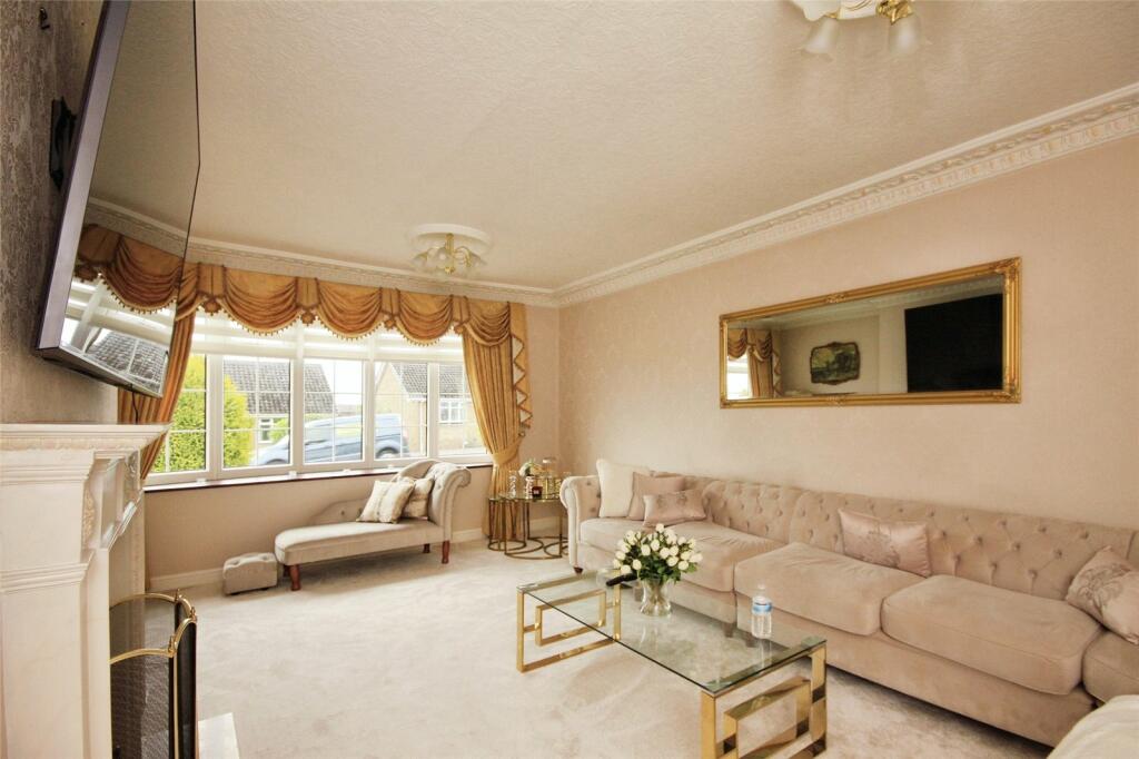 3 bedroom bungalow for sale in Garden Crescent, Rotherham