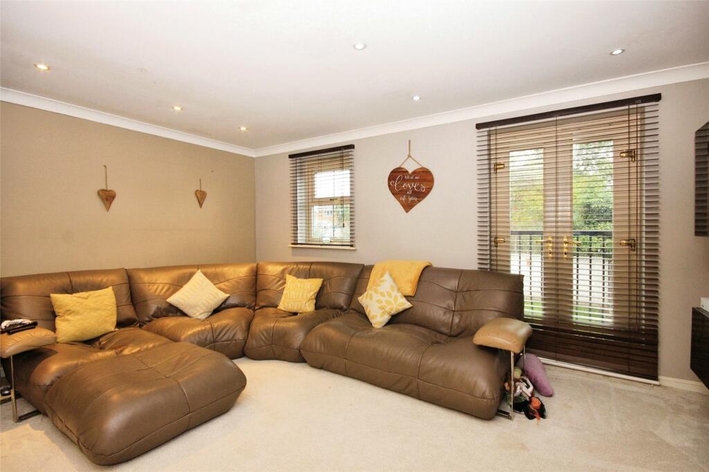 4 bedroom town house for sale in Progress Drive, Bramley, Rotherham